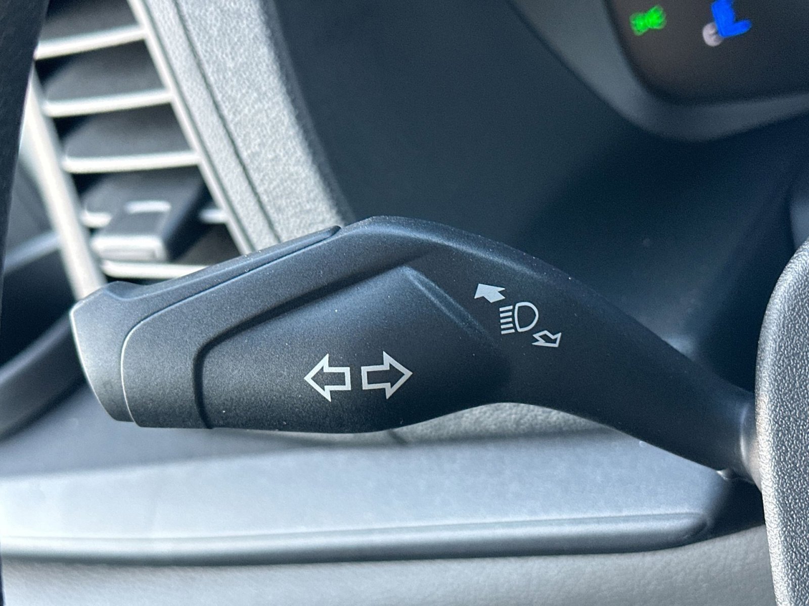 New 2026 Ford Transit 250 148 Medium Roof w/ Load Area Protection Package image 29