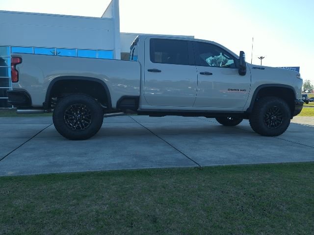 Used 2026 Chevrolet Silverado 2500 ZR2 w/ LPO, Dark Essentials Package AWD/4WD image 8