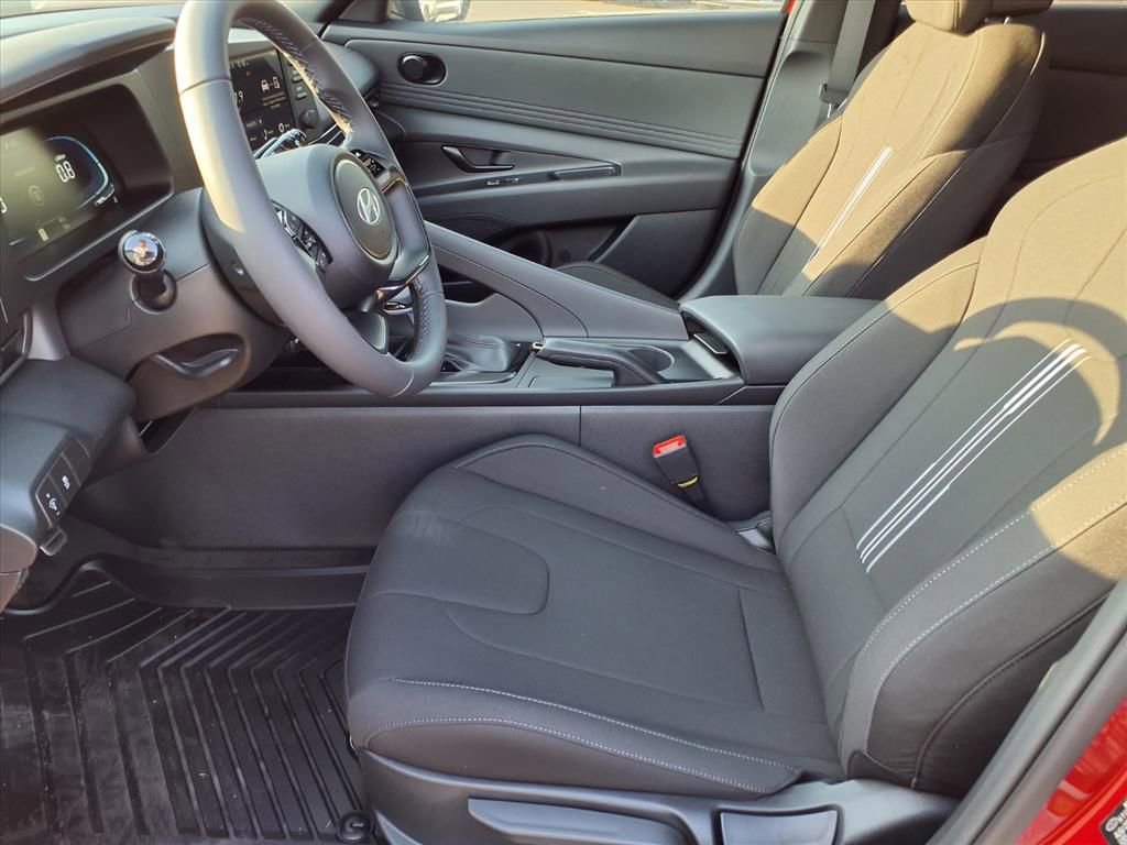 New 2025 Hyundai Elantra Sport image 10