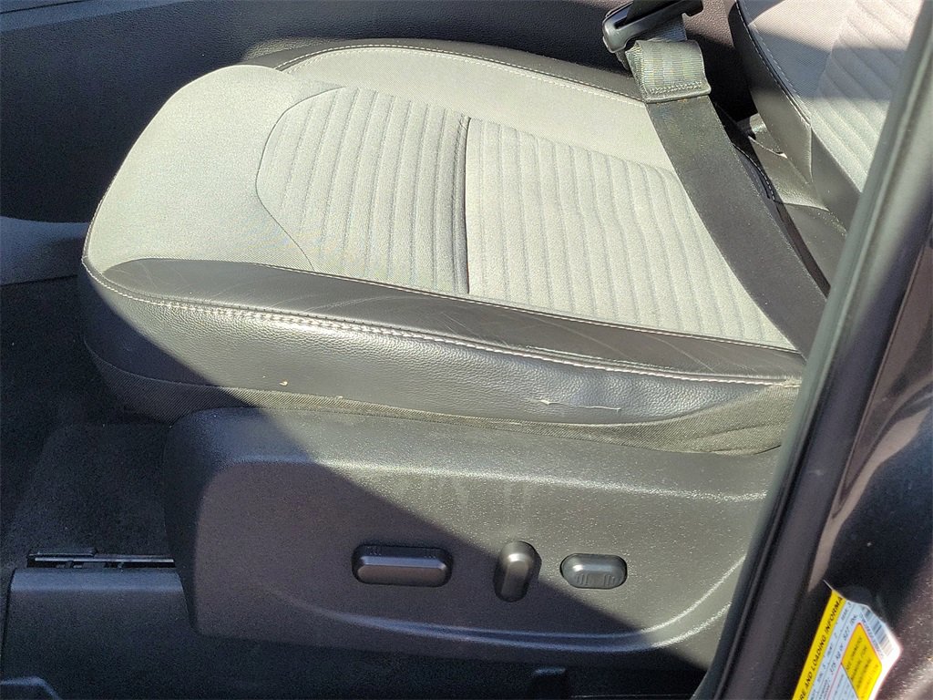 Used 2018 Ford Escape SE w/ SE Sport Appearance Package image 14