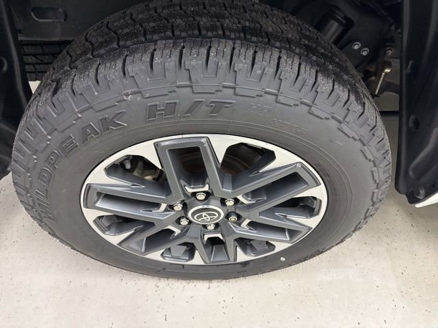 Used 2023 Toyota Tundra Limited image 4