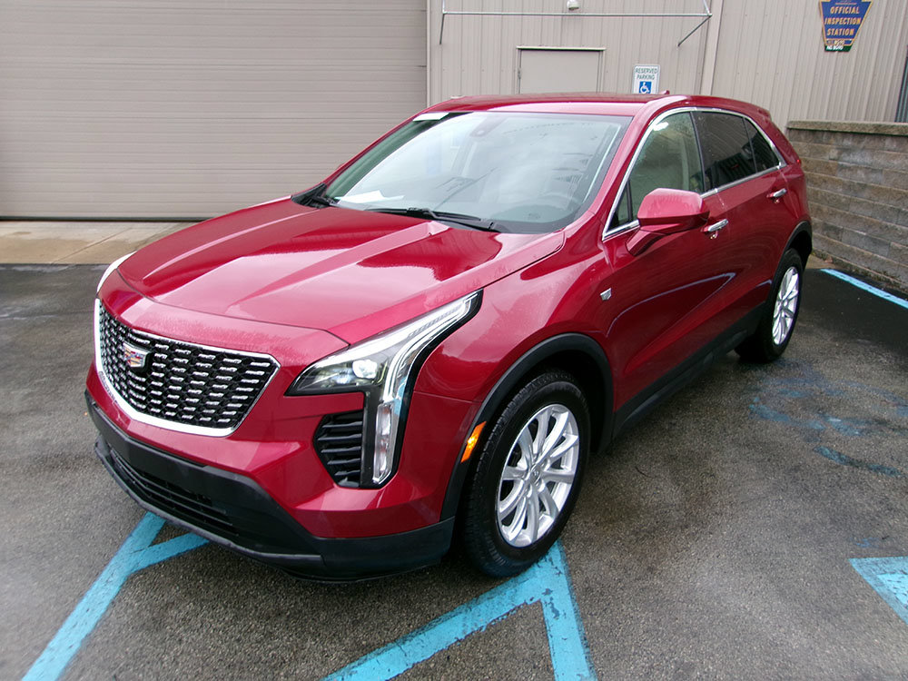 Used 2019 Cadillac XT4 Luxury w/ Cold Weather Package AWD/4WD image 1