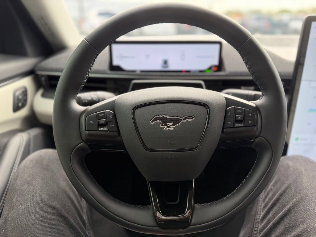 Used 2025 Ford Mustang Mach-E Premium RWD image 6