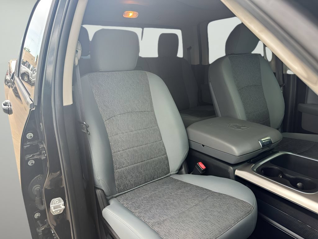 Used 2019 RAM 1500 Classic SLT AWD/4WD image 17
