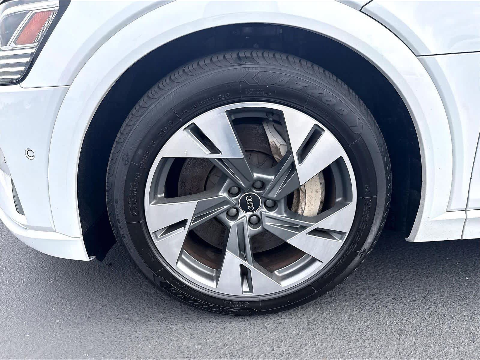 Used 2021 Audi e-tron Prestige w/ Prestige Package AWD/4WD image 35