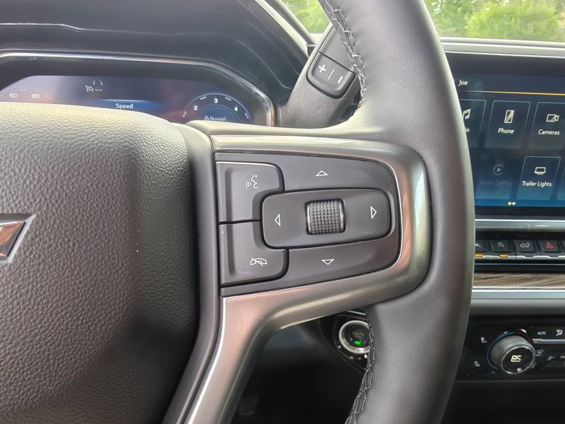 Used 2025 Chevrolet Silverado 1500 LT AWD/4WD image 14