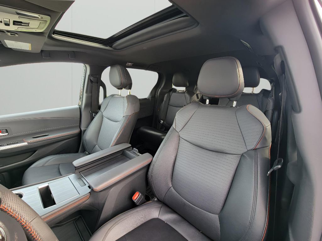 Used 2024 Toyota Sienna XSE AWD/4WD image 13