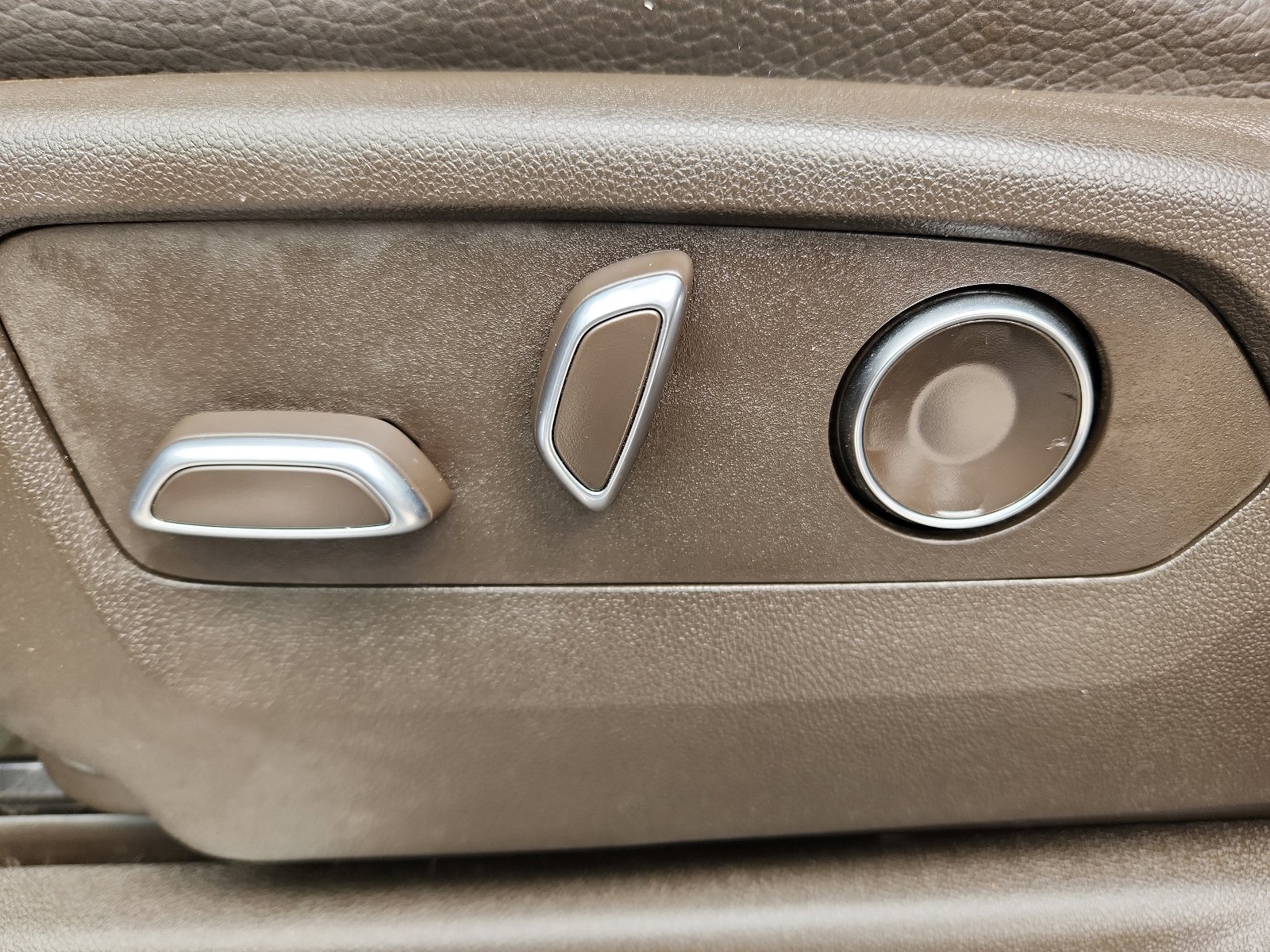 Used 2025 GMC Sierra 2500 Denali w/ Max Trailering Package image 12