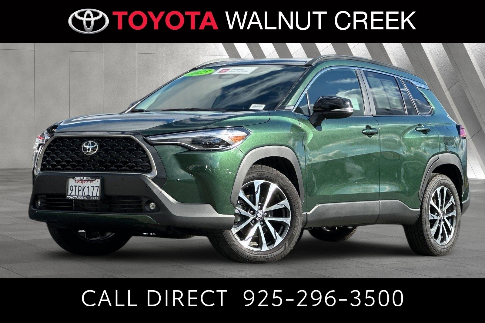 Certified 2025 Toyota Corolla Cross XLE image 1