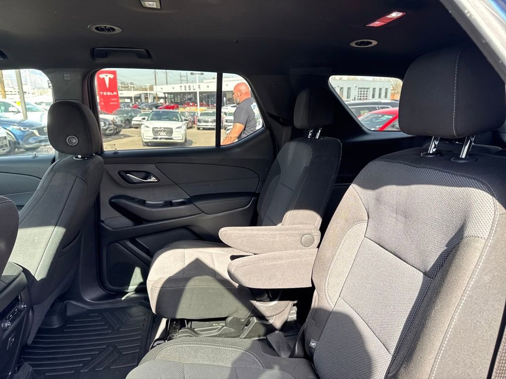 Used 2022 Chevrolet Traverse LT FWD image 29