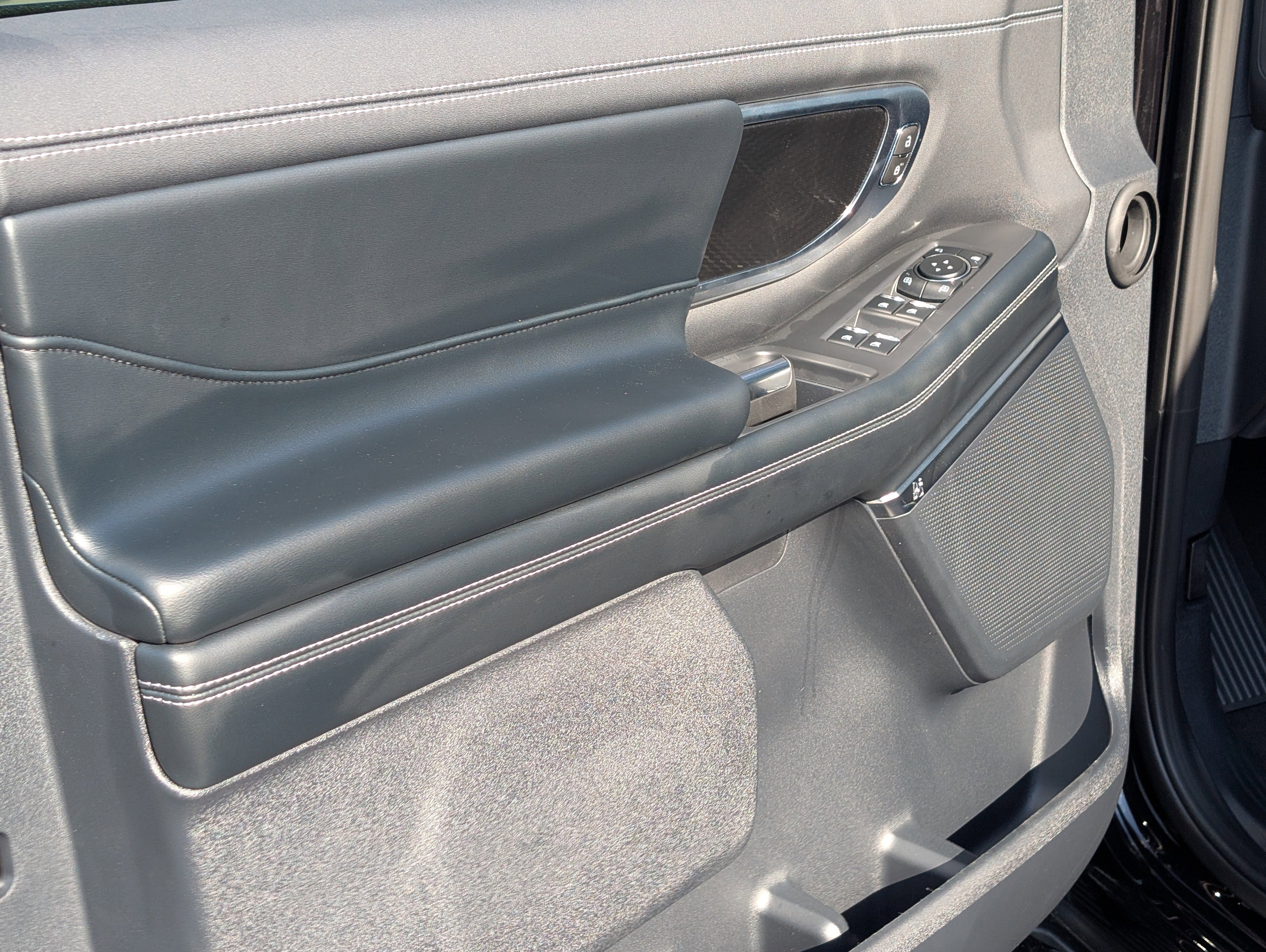 New 2026 Ford Expedition Platinum w/ Stealth Appearance Package image 17