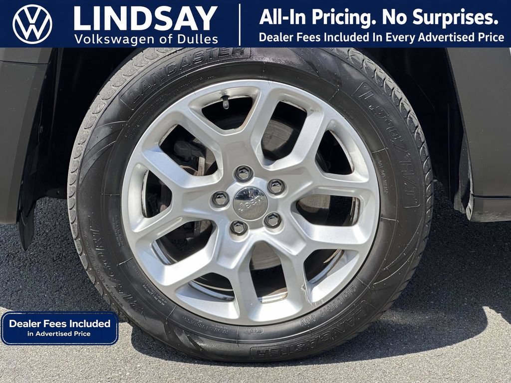 Used 2018 Jeep Renegade Latitude w/ Cold Weather Group AWD/4WD image 8