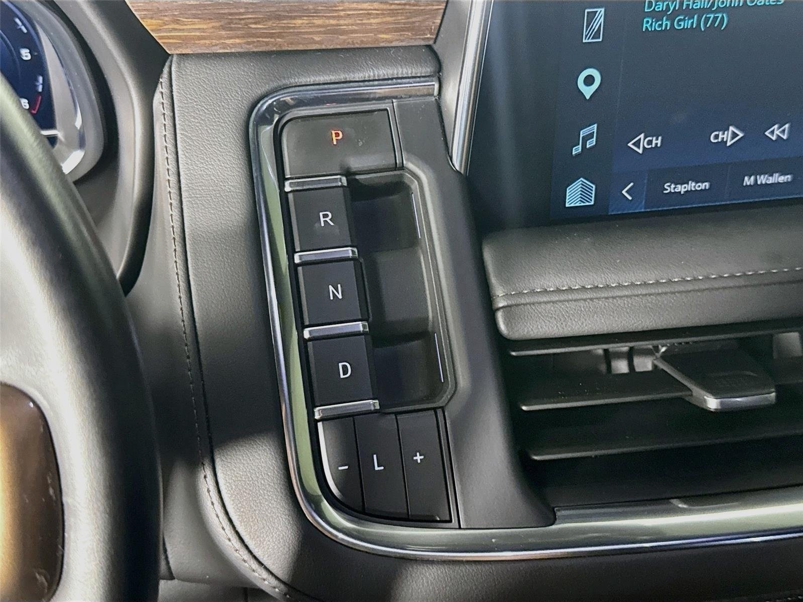 Used 2023 Chevrolet Tahoe High Country AWD/4WD image 19