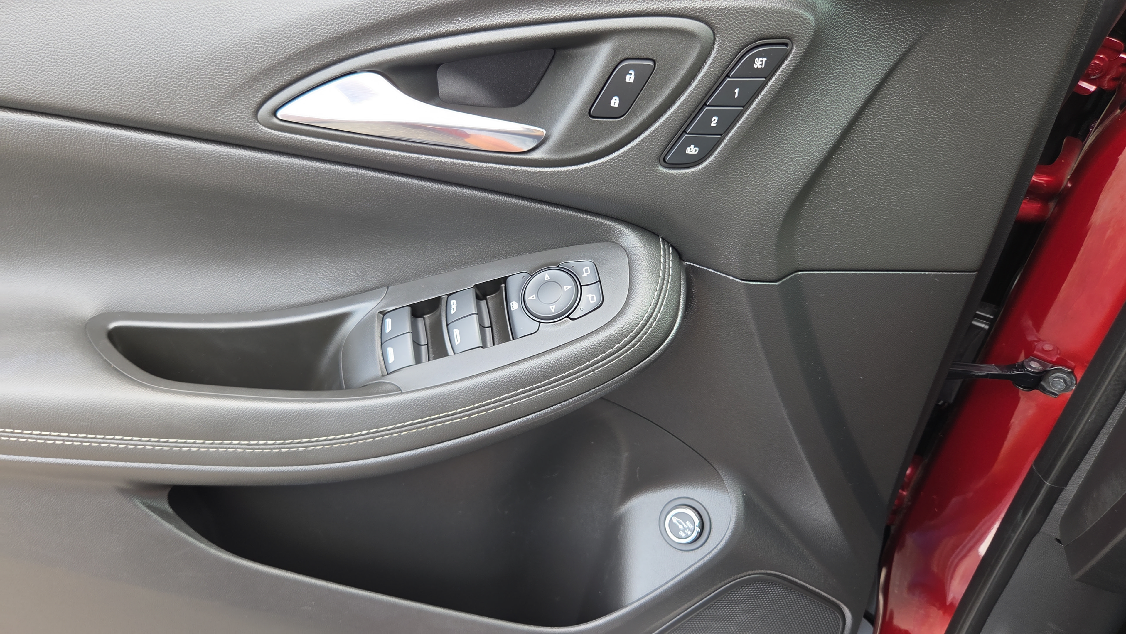 Used 2023 Buick Encore GX Essence w/ Experience Buick Package FWD image 28