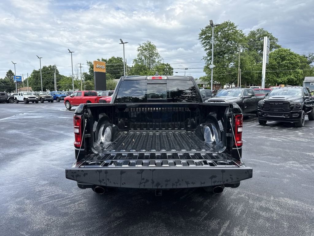 New 2026 RAM 1500 Express AWD/4WD image 17