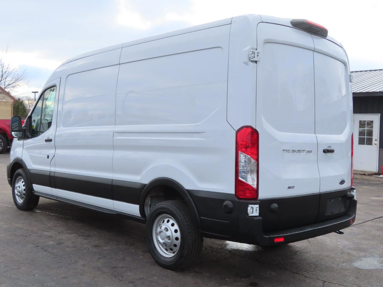 Used 2024 Ford Transit 250 148 Medium Roof Extended AWD image 4