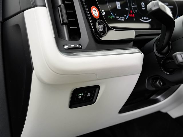 Certified 2026 Porsche Cayenne AWD/4WD image 13