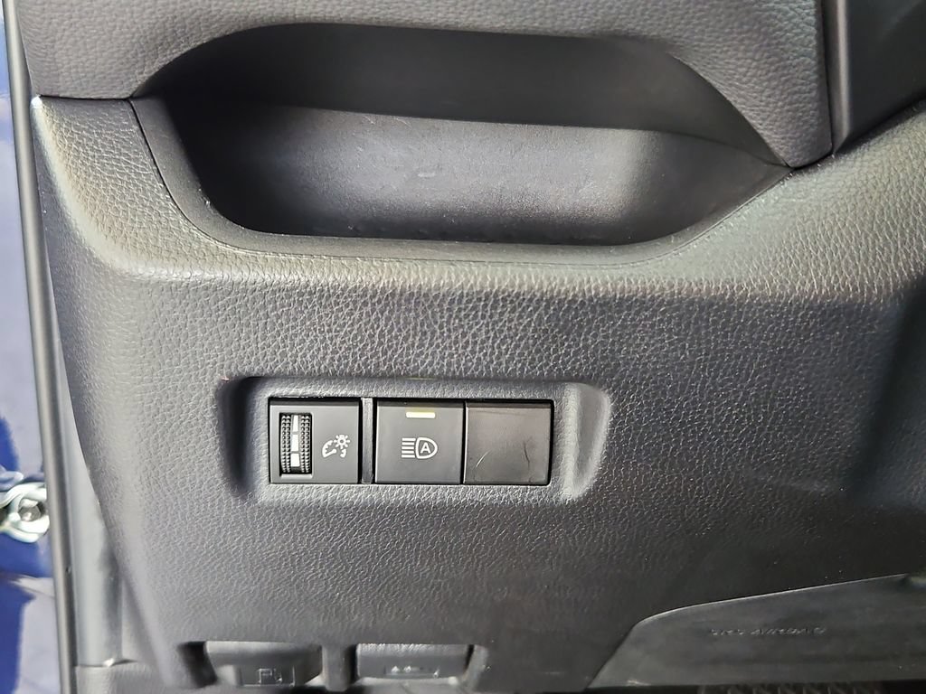 Used 2023 Toyota RAV4 XLE FWD image 15