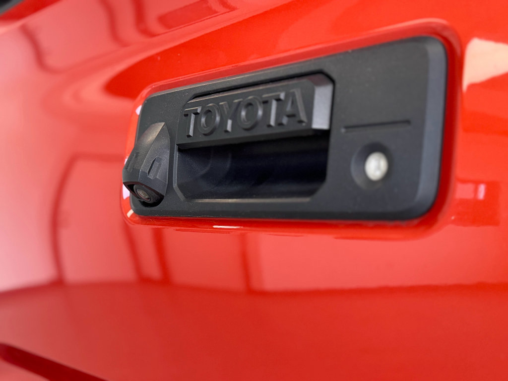 Used 2017 Toyota Tacoma TRD Sport AWD/4WD image 30