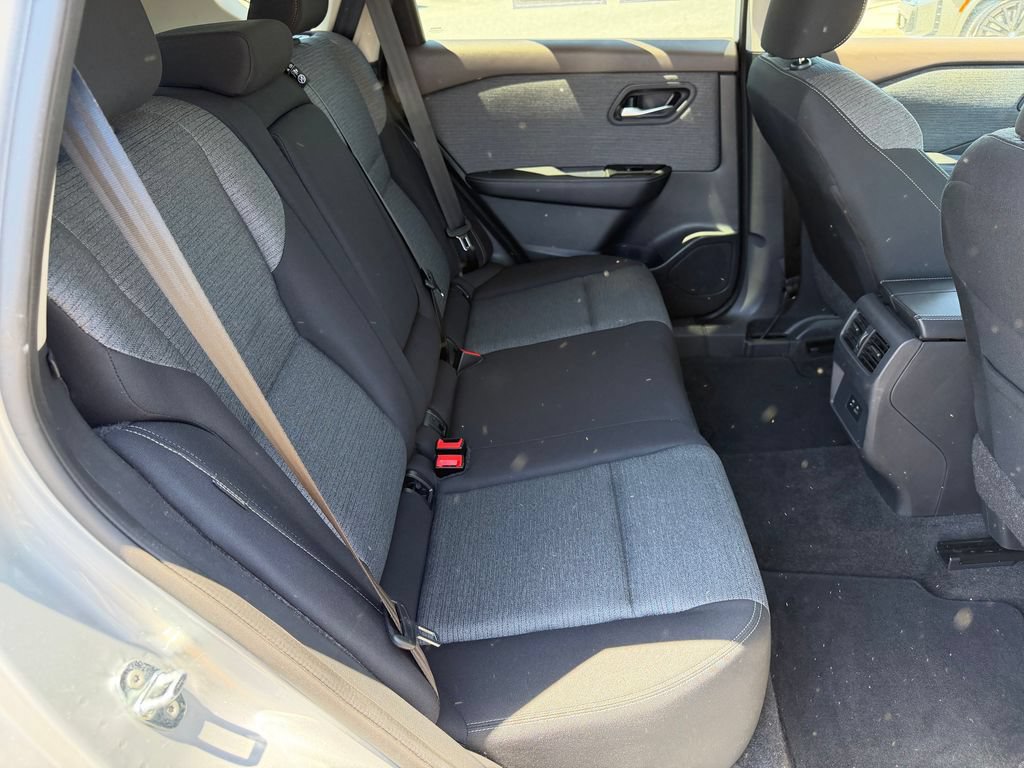 Used 2023 Nissan Rogue SV AWD/4WD image 18