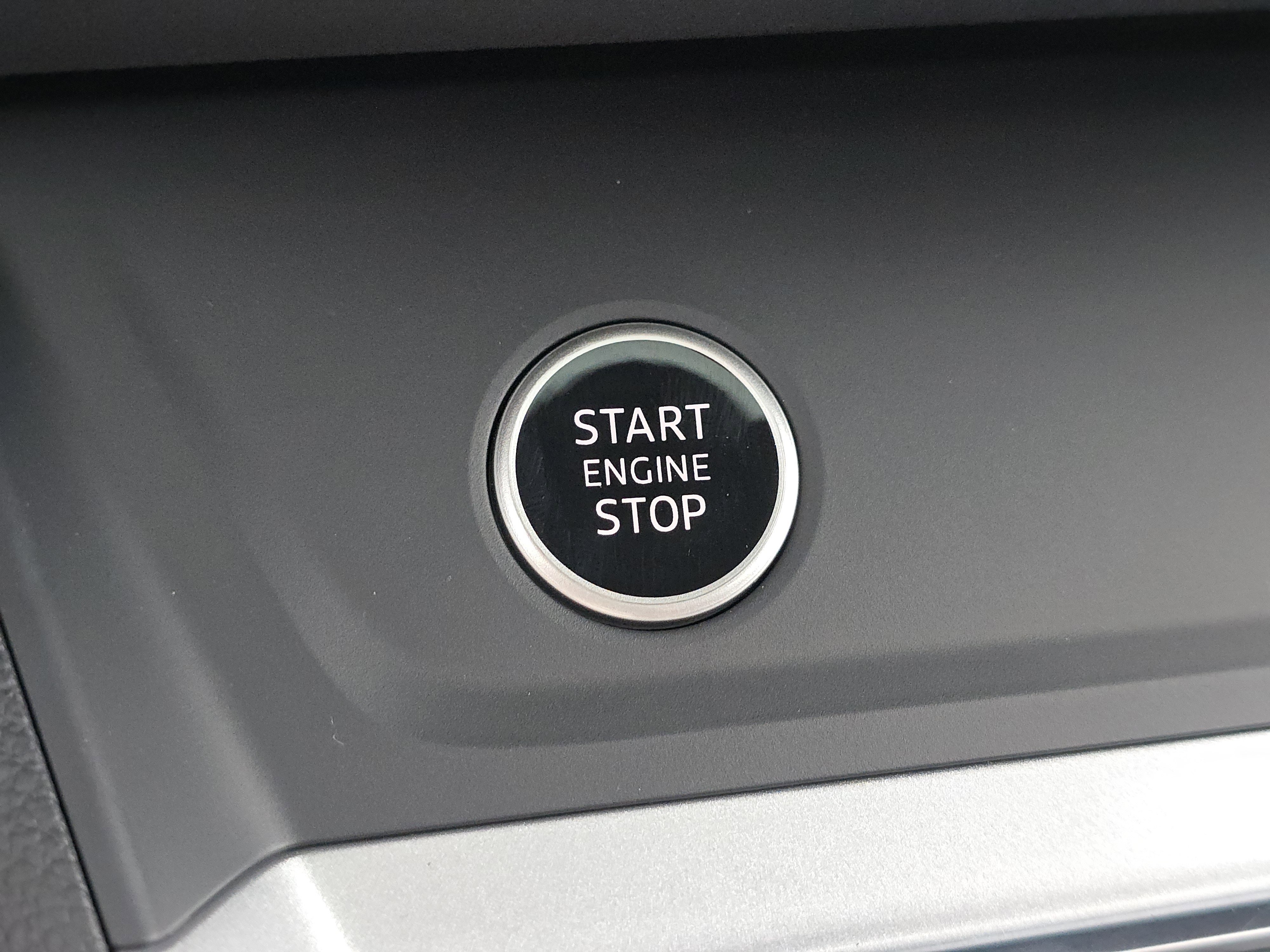 New 2025 Audi Q3 2.0T Premium image 16