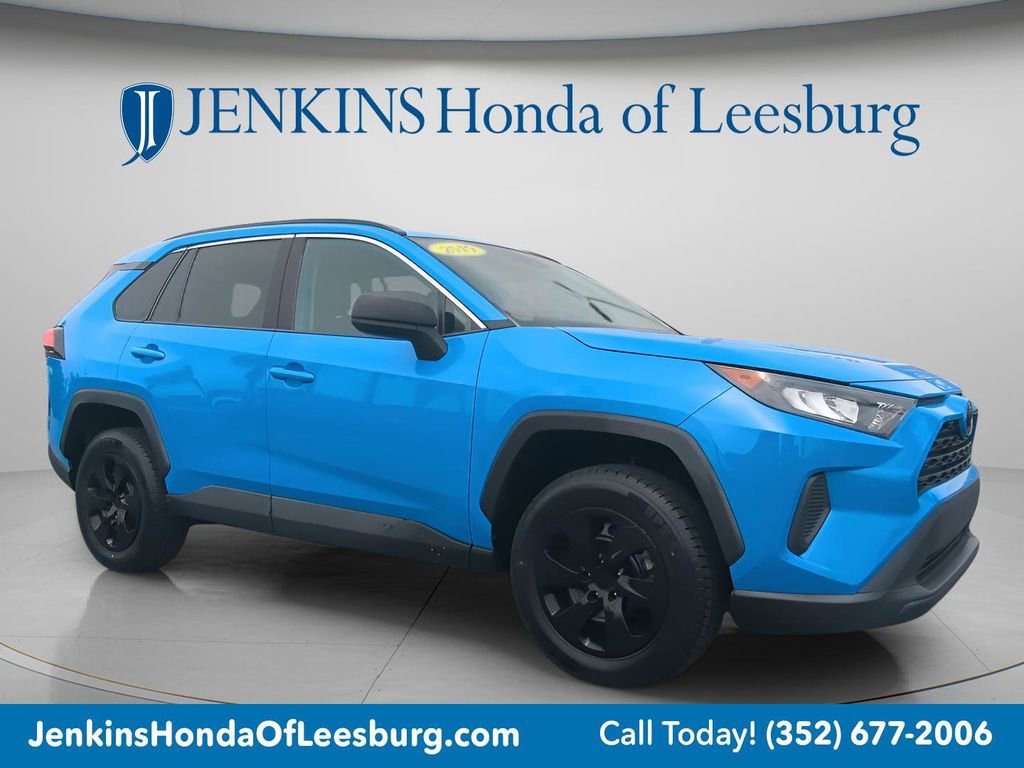 Used 2019 Toyota RAV4 LE image 1