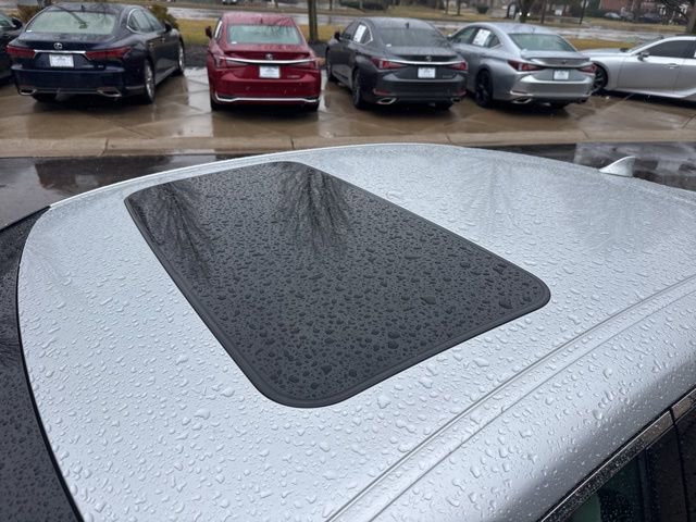 Used 2021 Lexus ES 300h w/ Accessory Package image 10