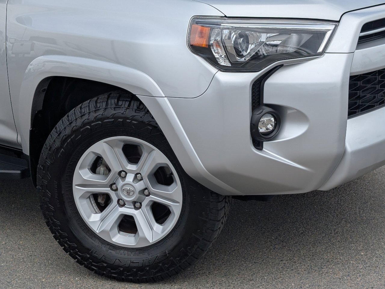 Used 2022 Toyota 4Runner SR5 Premium w/ Moonroof Package RWD image 11