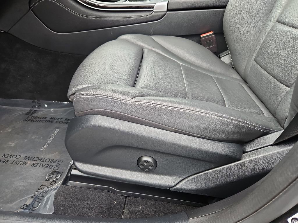 Used 2021 Mercedes-Benz GLC 300 4MATIC image 25