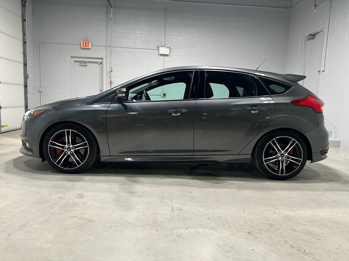 Used 2015 Ford Focus ST w/ Equipment Group 402A FWD image 17