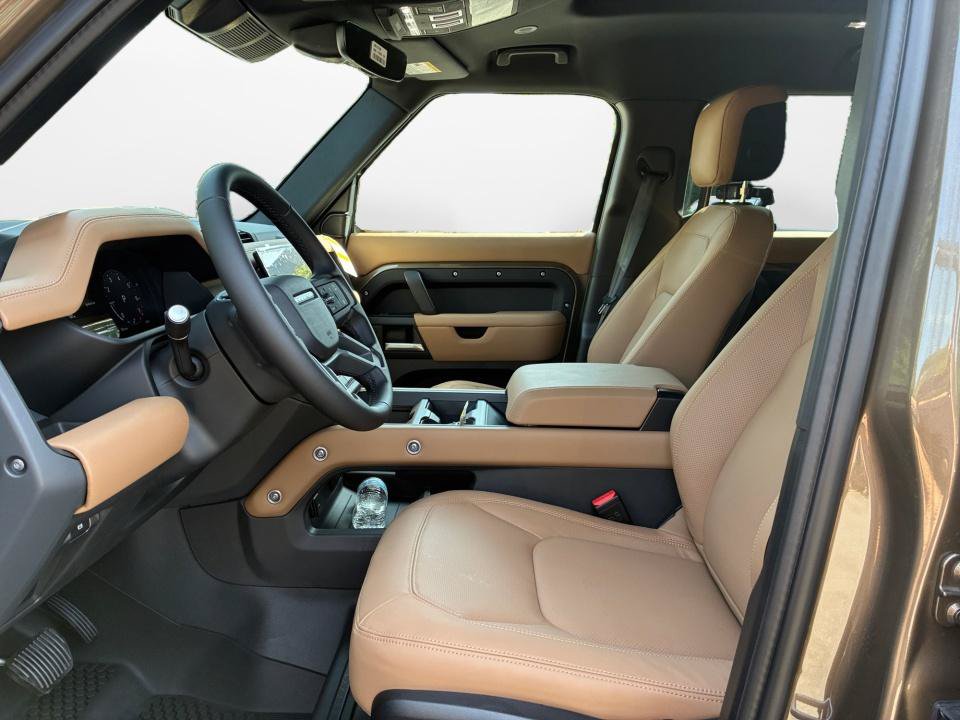 New 2026 Land Rover Defender 110 S AWD/4WD image 9