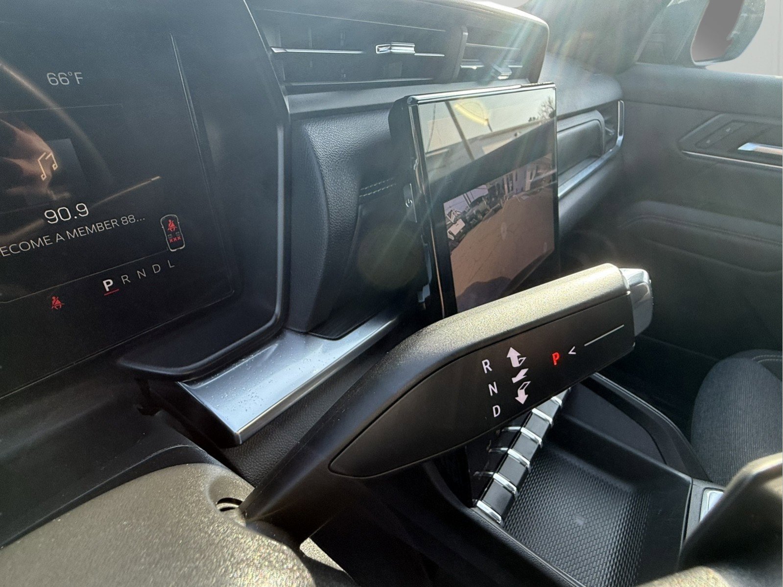 Used 2025 GMC Terrain Elevation image 17