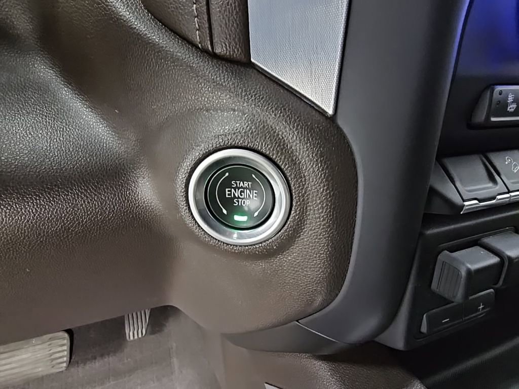 Used 2021 GMC Sierra 1500 SLT w/ SLT Premium Package image 24