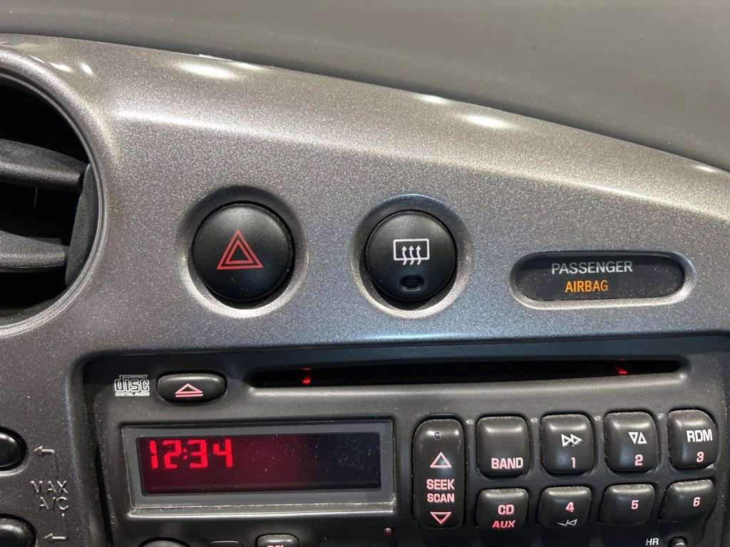 Used 2005 Pontiac Vibe AWD image 19