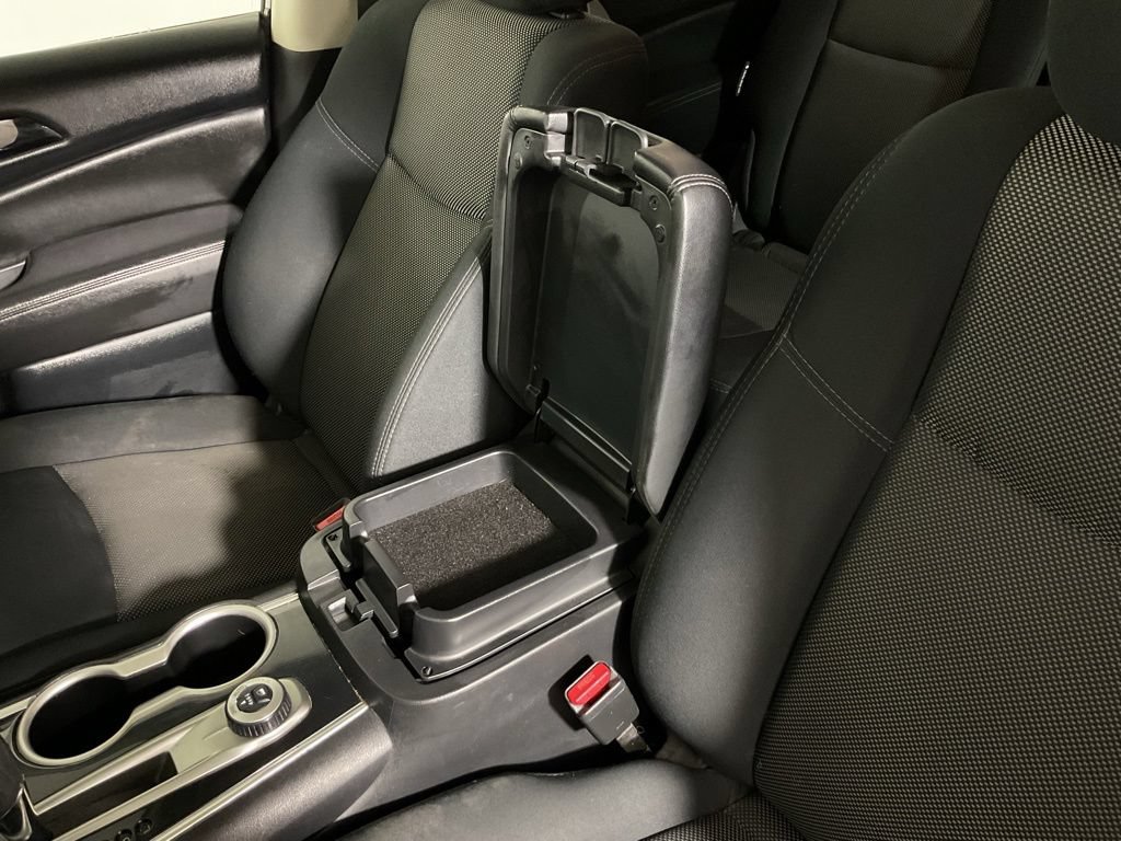 Used 2019 Nissan Pathfinder S AWD/4WD image 29