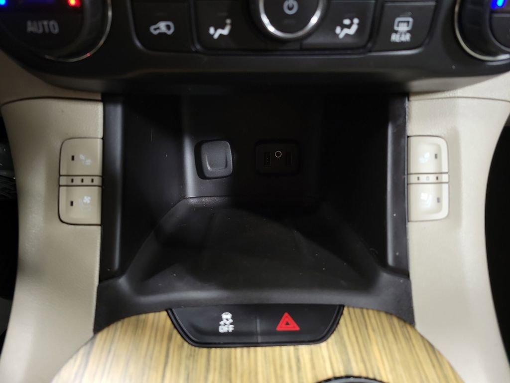 Used 2019 GMC Acadia Denali image 18