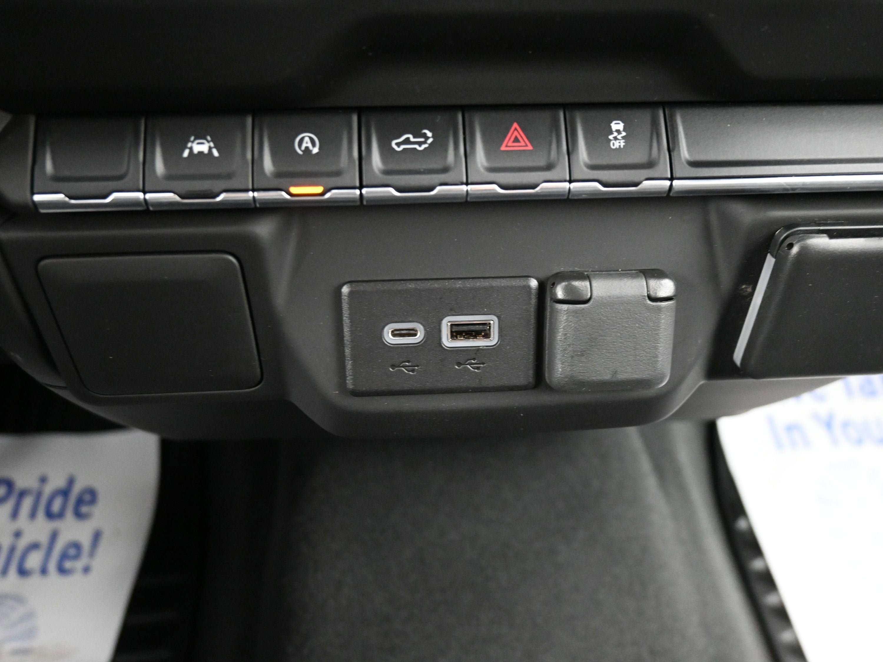 Certified 2023 Chevrolet Silverado 1500 Custom w/ LPO, Dark Essentials Package image 19