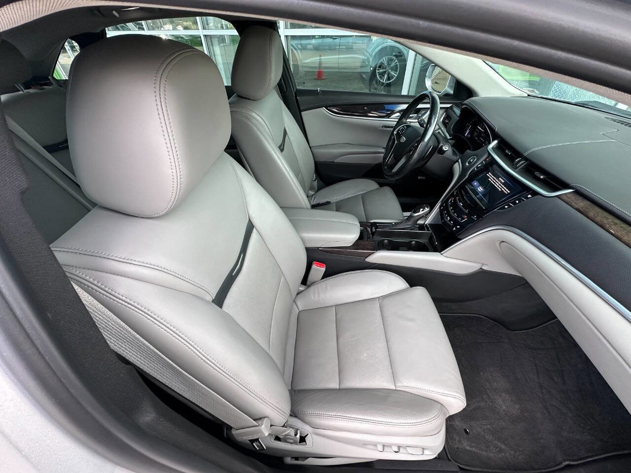 Used 2017 Cadillac XTS Luxury image 17