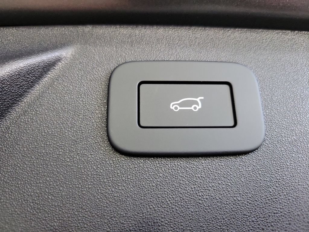 Used 2024 Land Rover Discovery Sport Dynamic SE AWD/4WD image 30