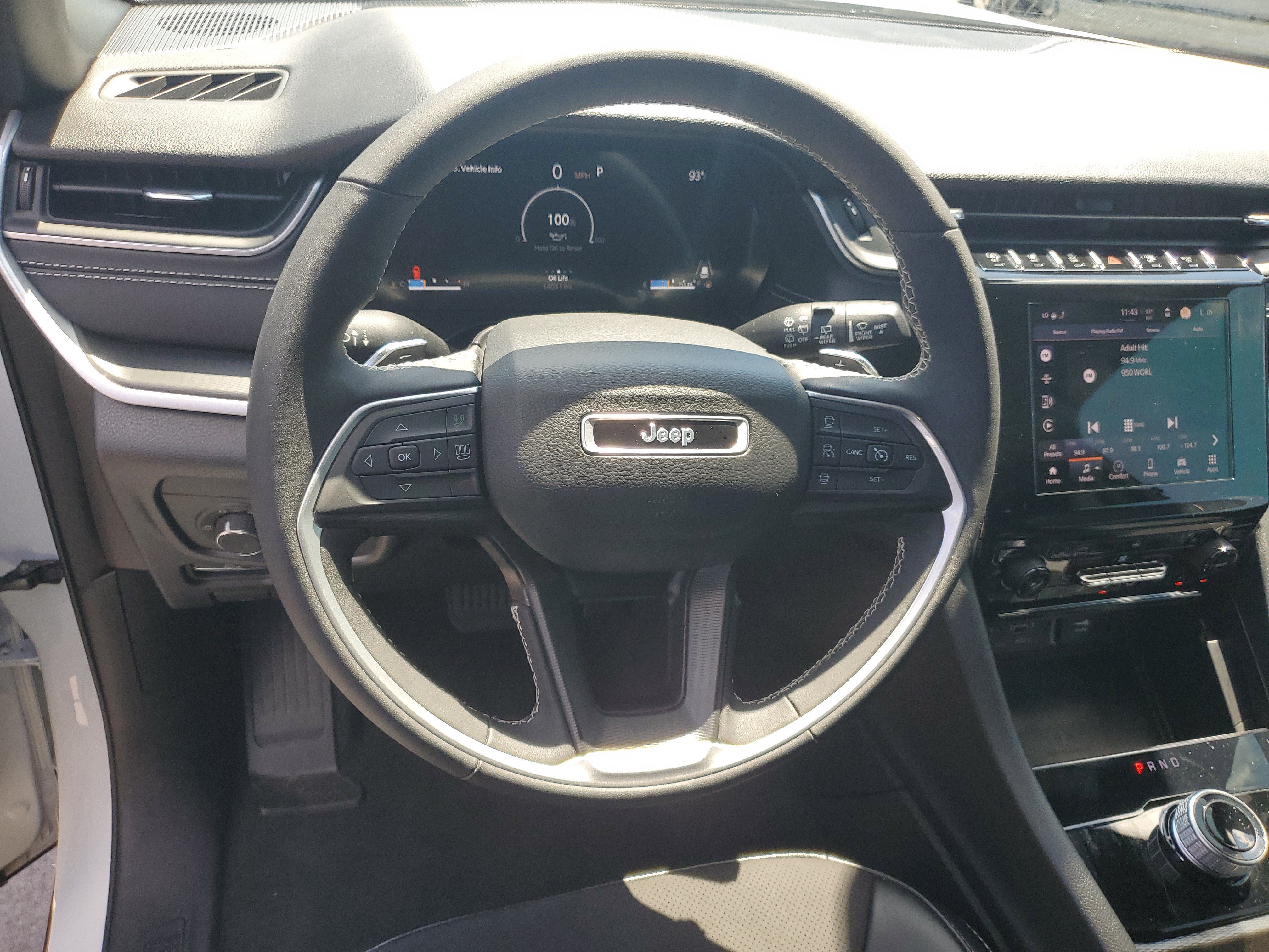 Used 2024 Jeep Grand Cherokee L Altitude RWD image 15
