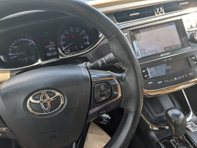 Used 2014 Toyota Avalon Limited w/ Technology Package FWD image 18