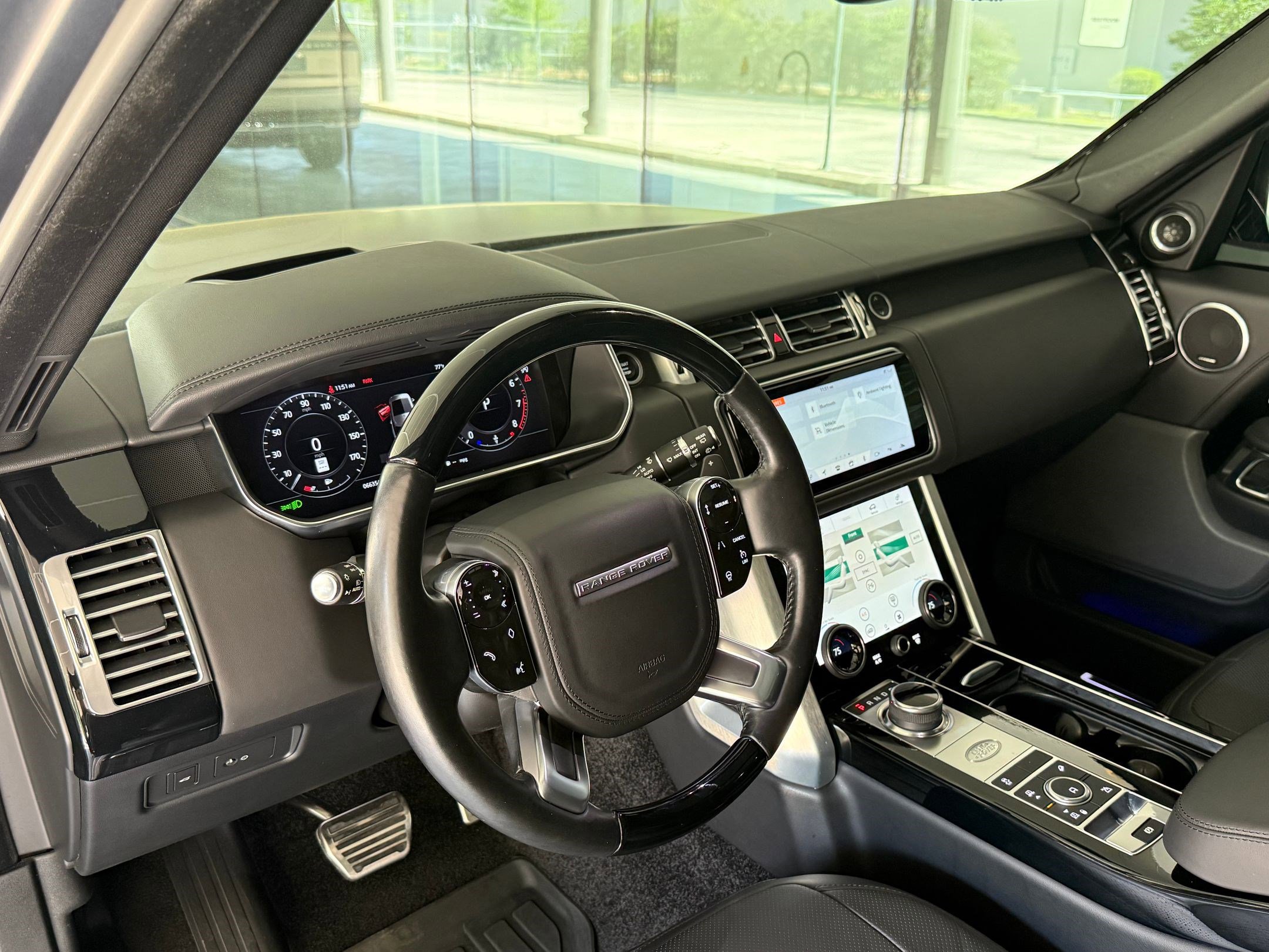 Used 2021 Land Rover Range Rover P525 Westminster Edition LWB image 4