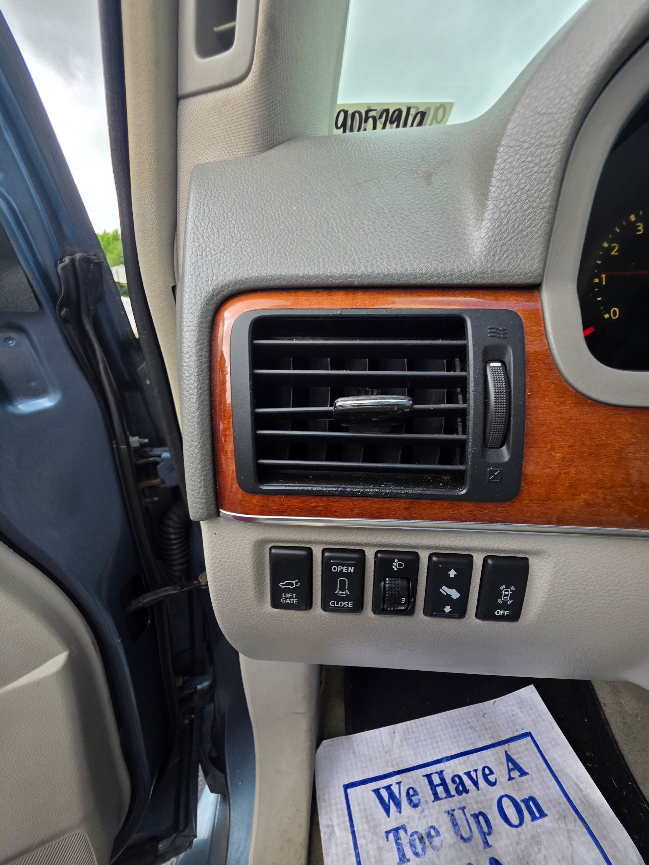 Used 2008 INFINITI QX56 4WD w/ Technology Pkg image 16