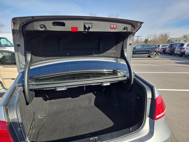 Used 2014 Mercedes-Benz E 350 4MATIC Sedan image 30