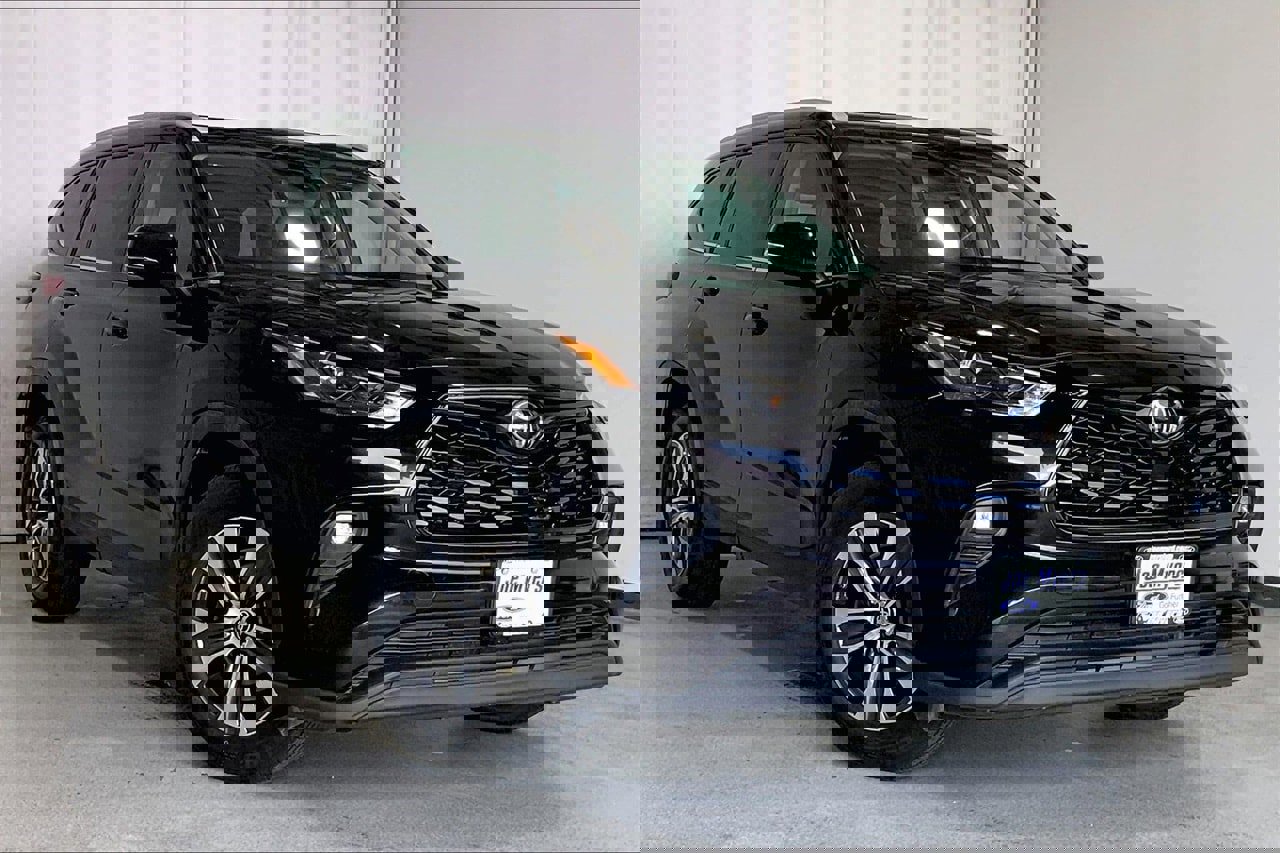Used 2022 Toyota Highlander XLE image 34
