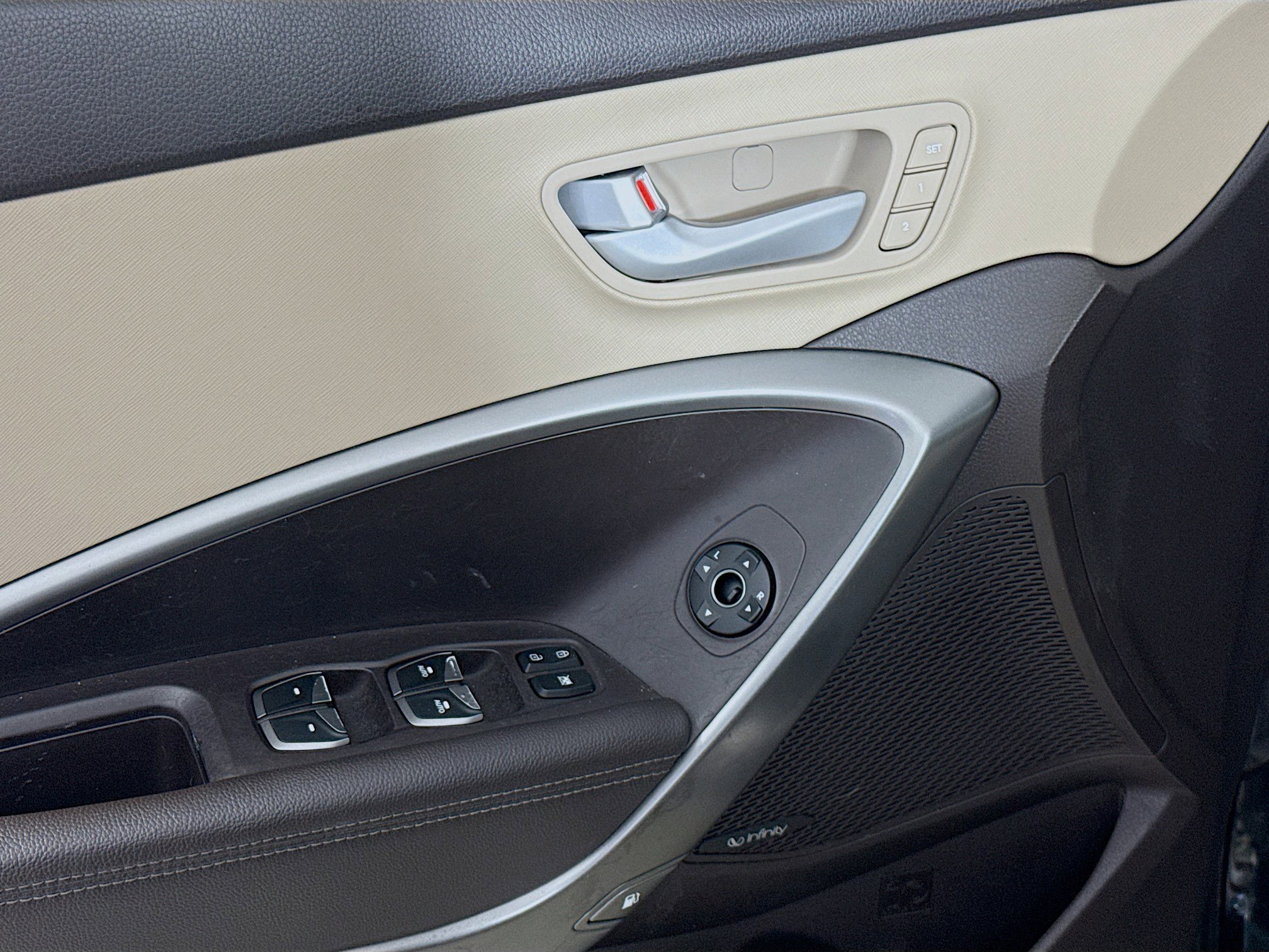 Used 2018 Hyundai Santa Fe Limited w/ Cargo Package FWD image 24