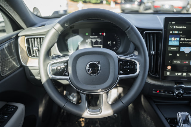 New 2027 Volvo XC60 B5 Plus AWD/4WD image 31