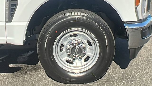 New 2026 Ford F350 XL w/ XL Chrome Package image 10