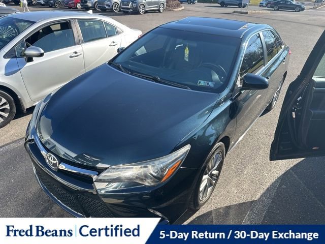 Used 2016 Toyota Camry SE w/ Moonroof Package image 3