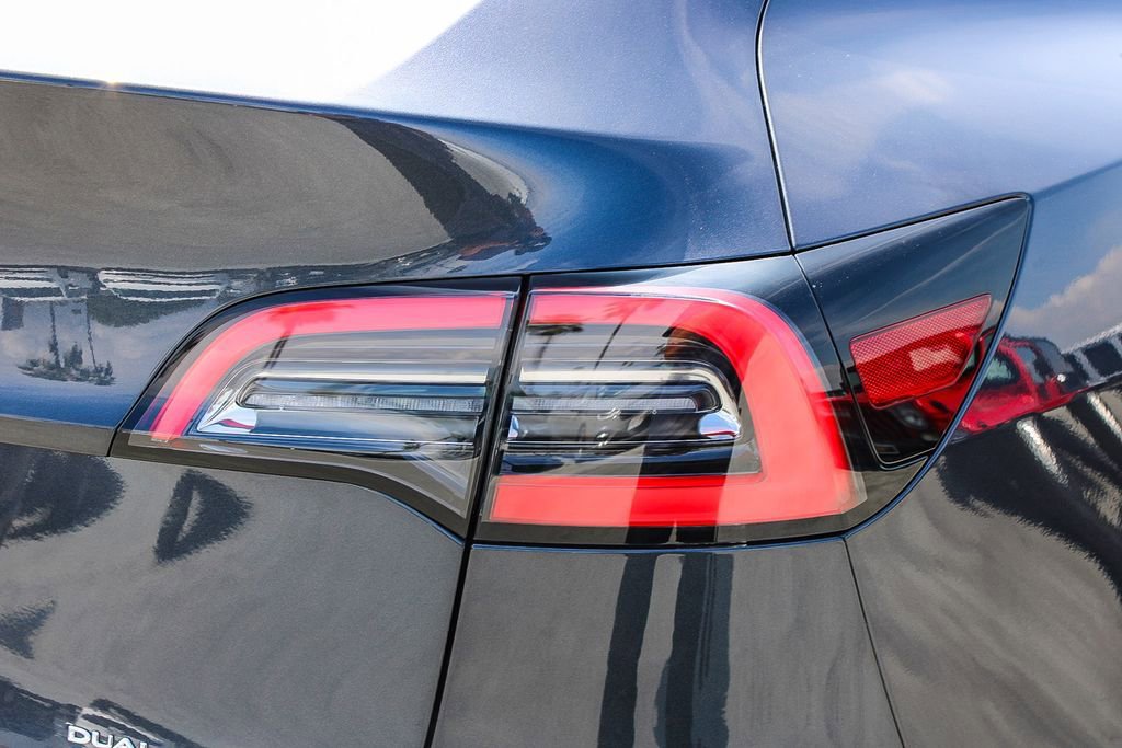Used 2024 Tesla Model Y Long Range image 10